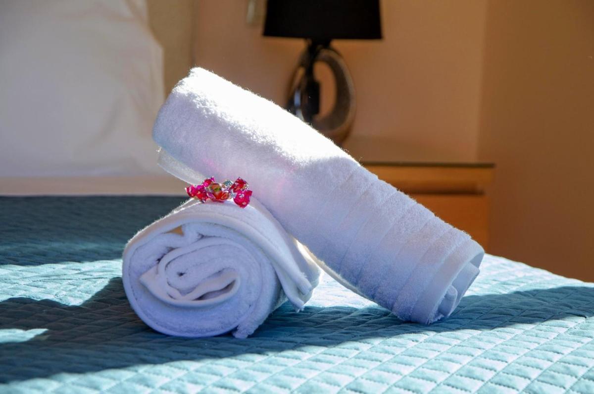 Mare Luxury With Private Pool Case de vacanță