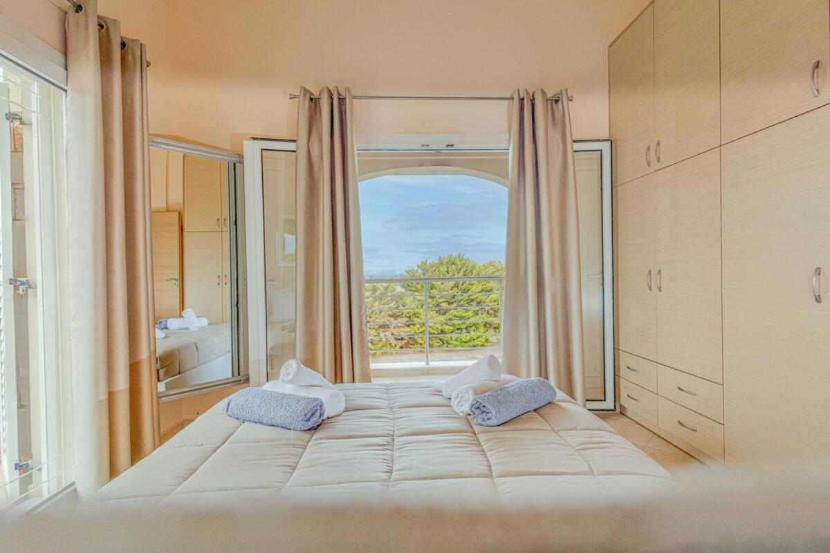 Mare Luxury With Private Pool Case de vacanță *
