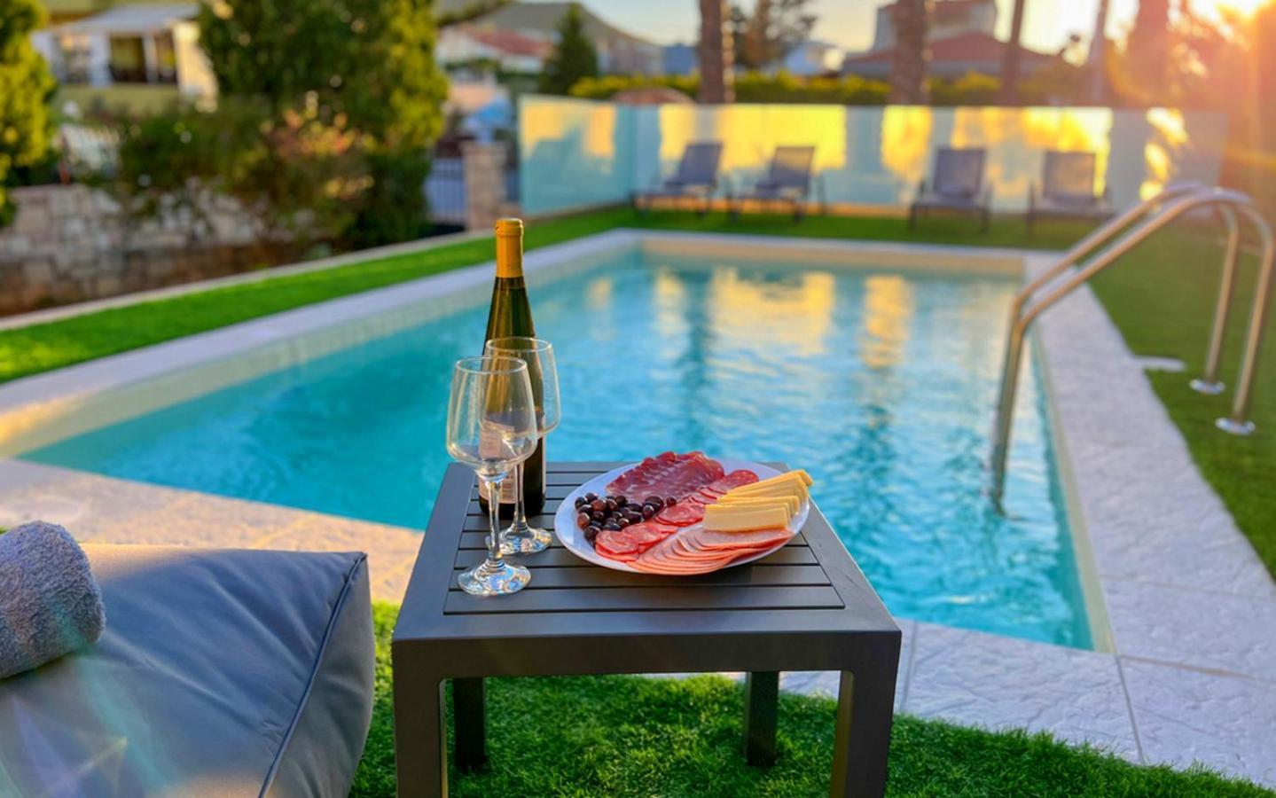 Mare Luxury With Private Pool Holiday home *